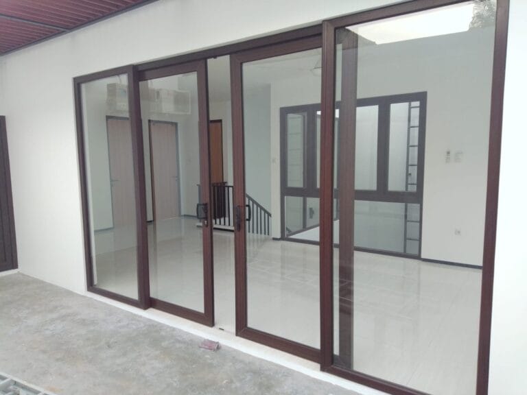 Jasa pasang pintu UPVC